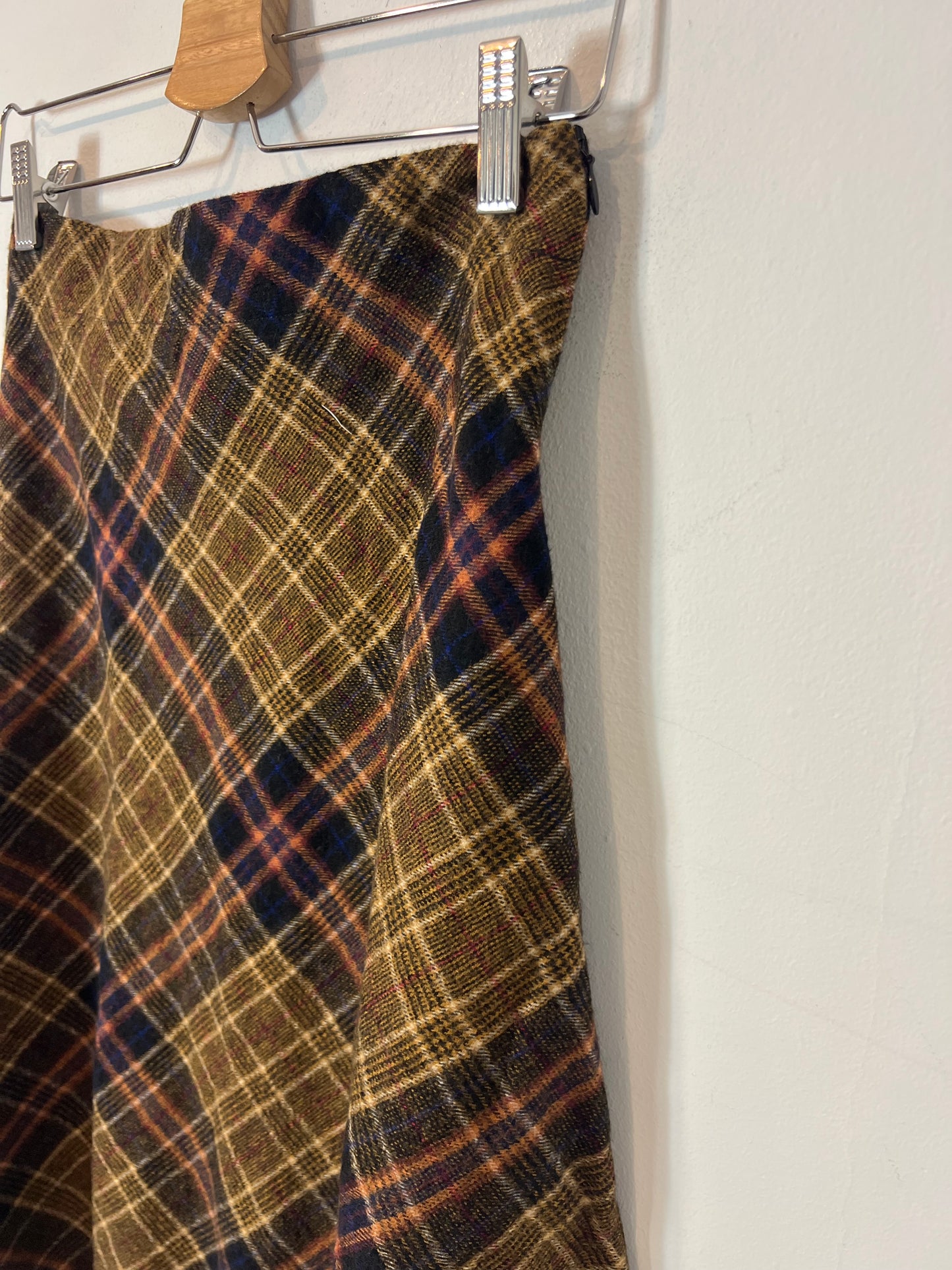 MASSCOB. Falda  cuadros marrones lanaT.36