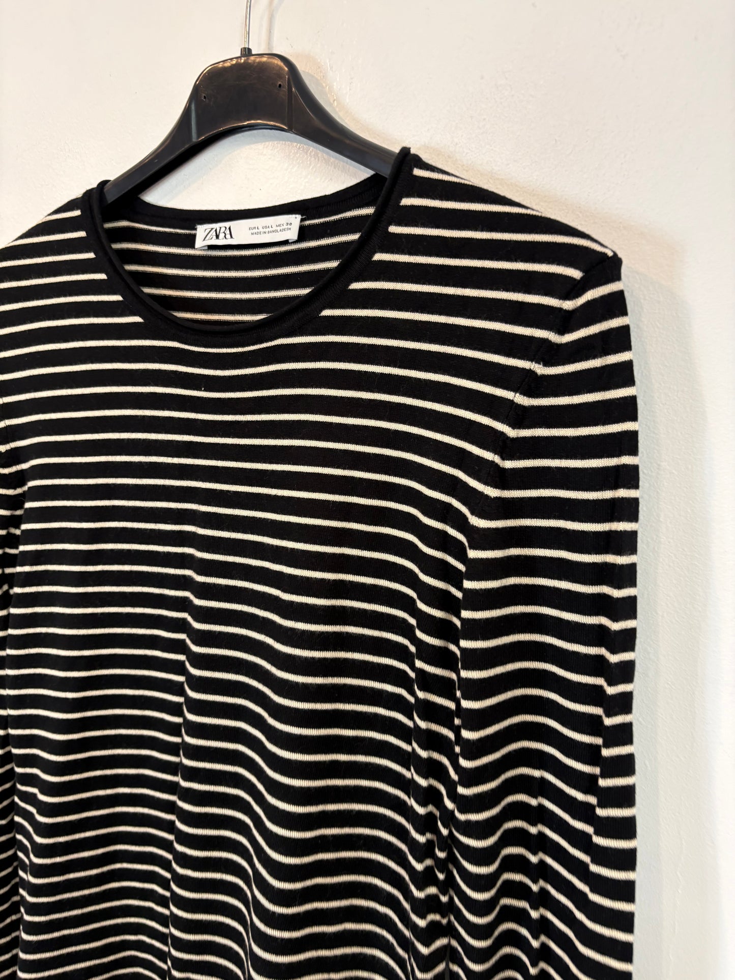 ZARA, Jersey negro rayas elástico. T L