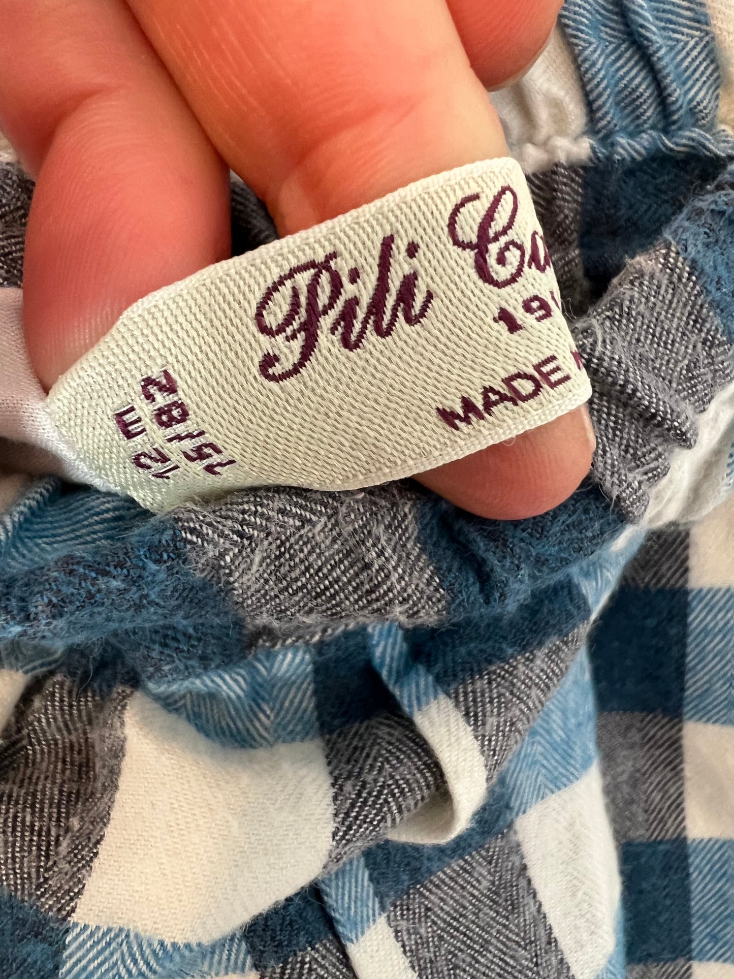 PILI CARRERA. Cubre pañal cuadros. T 12 meses