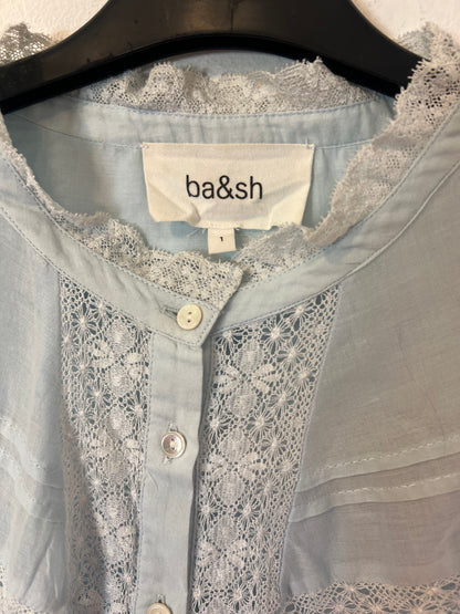 BA&SH. Blusa azul claro encaje