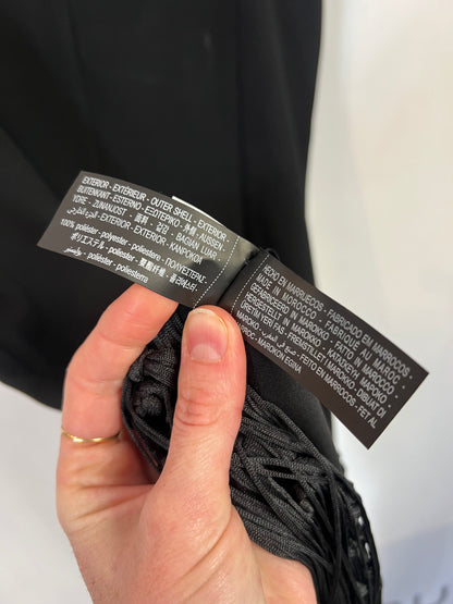 ZARA. Vestido negro flecos T.s