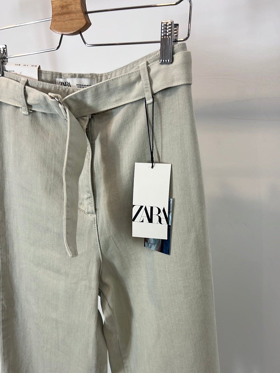 ZARA. Gray denim culottes with belt. TS