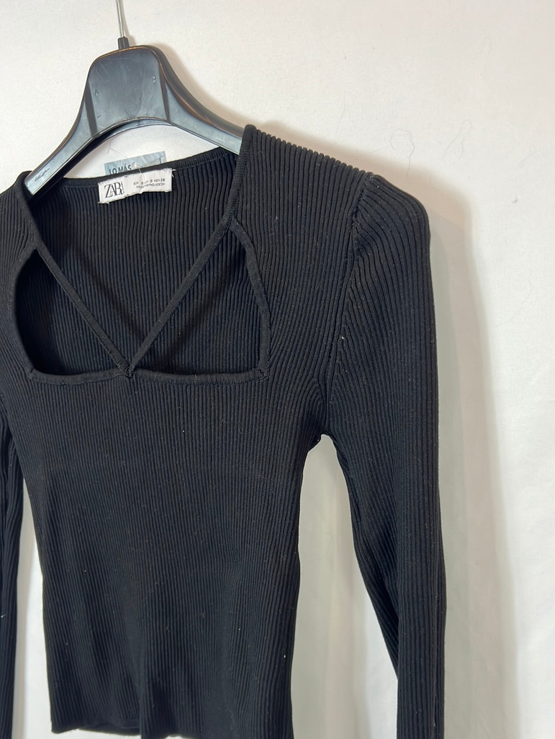 ZARA. Black ribbed Ts top