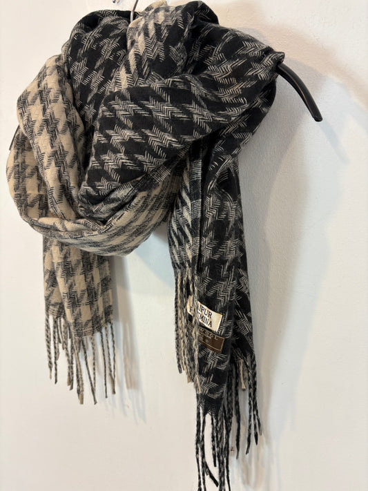 OTRAS.  Bufanda pata de gallo lana