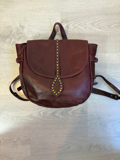 MICUIR. Mochila tachas burdeos