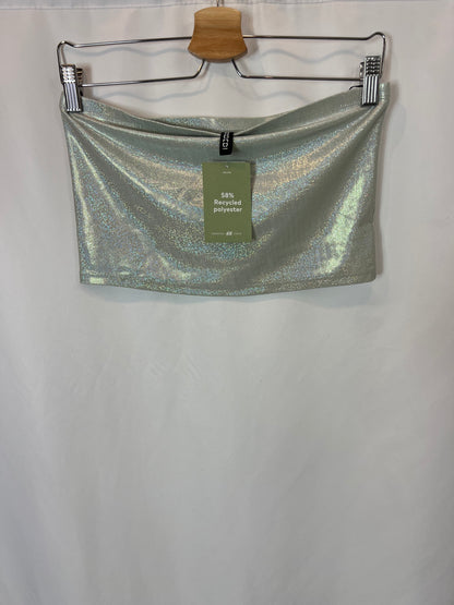 H&M. Top palabra de honor brillo. T M