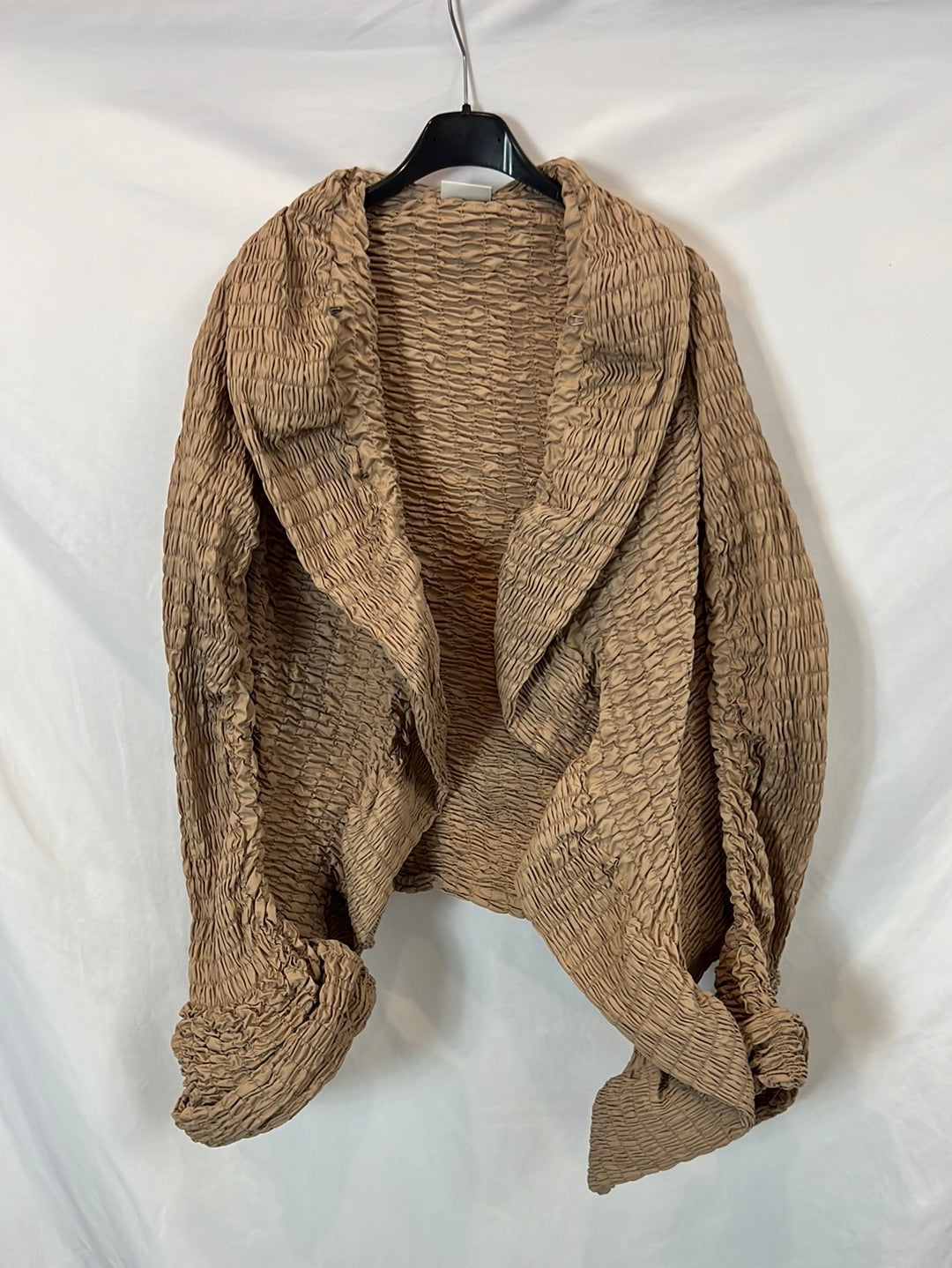 DRIES VAN NOTEN. Beige gathered jacket. TS