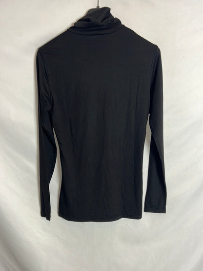 OTRAS. Top negro cuello alto. T S