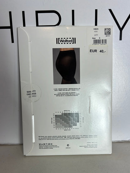 WOLFORD. Natural color stockings. T.S.