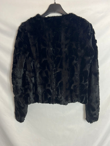 PULL&BEAR. Chaqueta pelo corta. T S