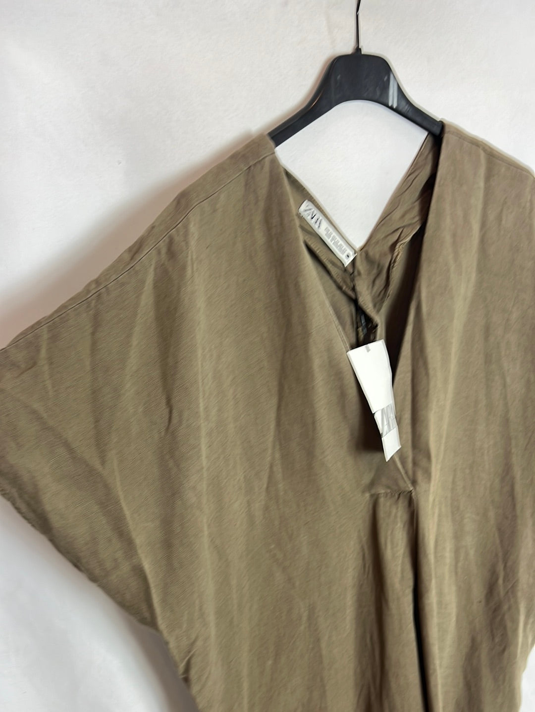 ZARA. Vestido verde caqui  estilo kaftan. T XS