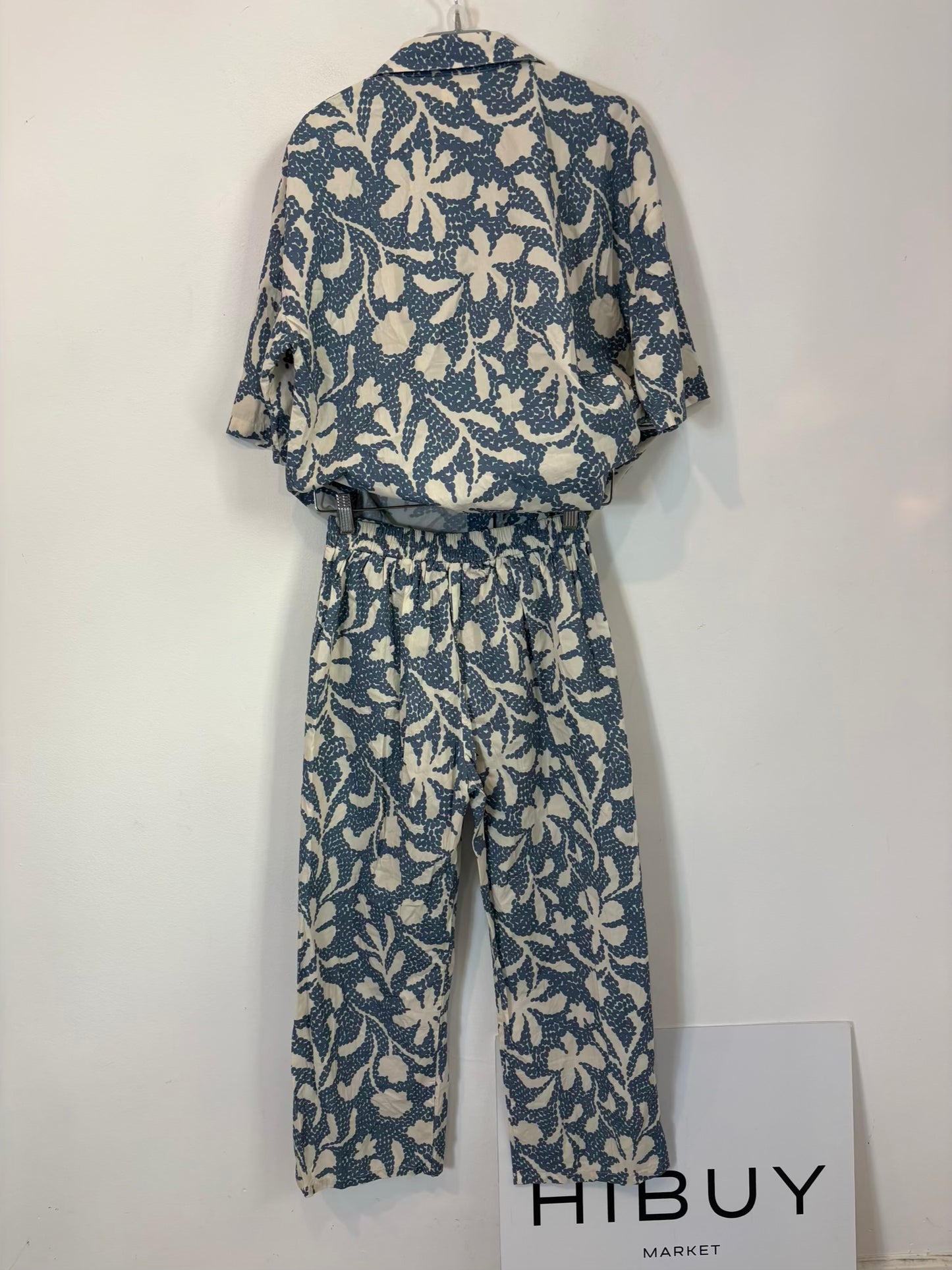MUS & BOMBON. Conjunto blusa y pantalón estamapdo azul