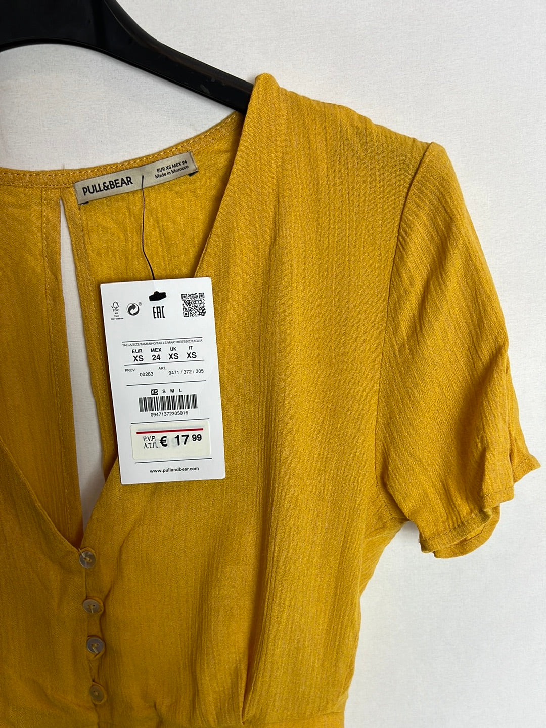 PULL&BEAR . Crop top mostaza botones. T XS