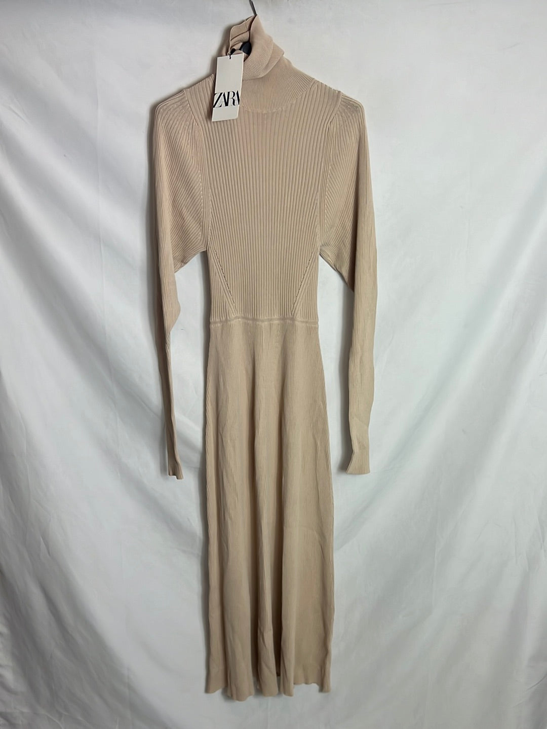 ZARA. Vestido largo canale beige. T S
