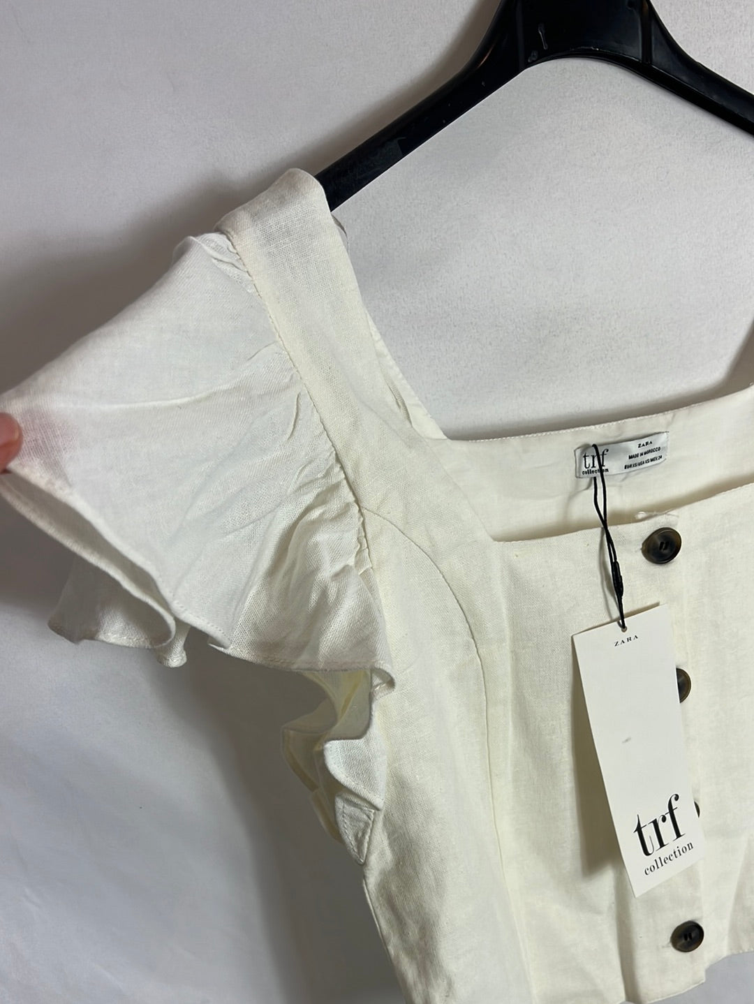 ZARA. Top blanco abotonado T.xs