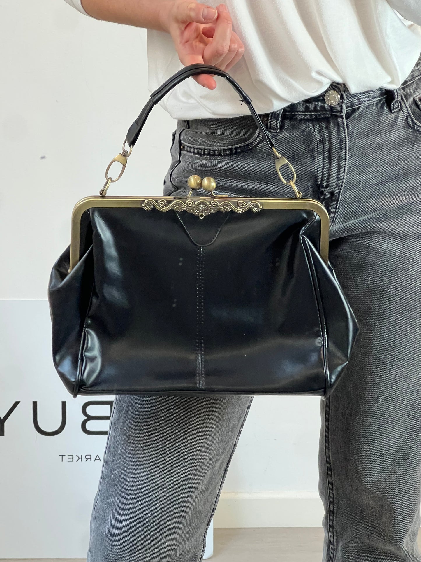 OTRAS. Bolso negro vintage