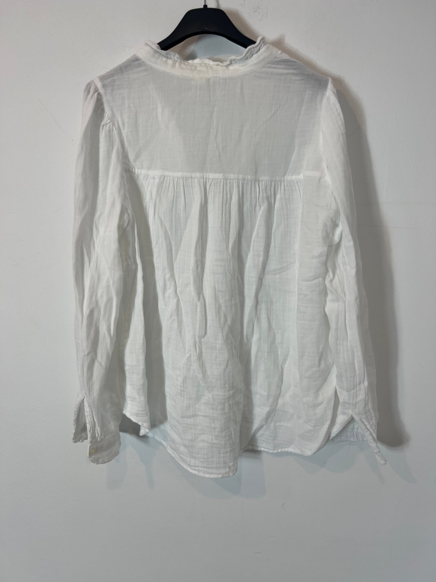 H&amp;M. White cotton blouse Ts