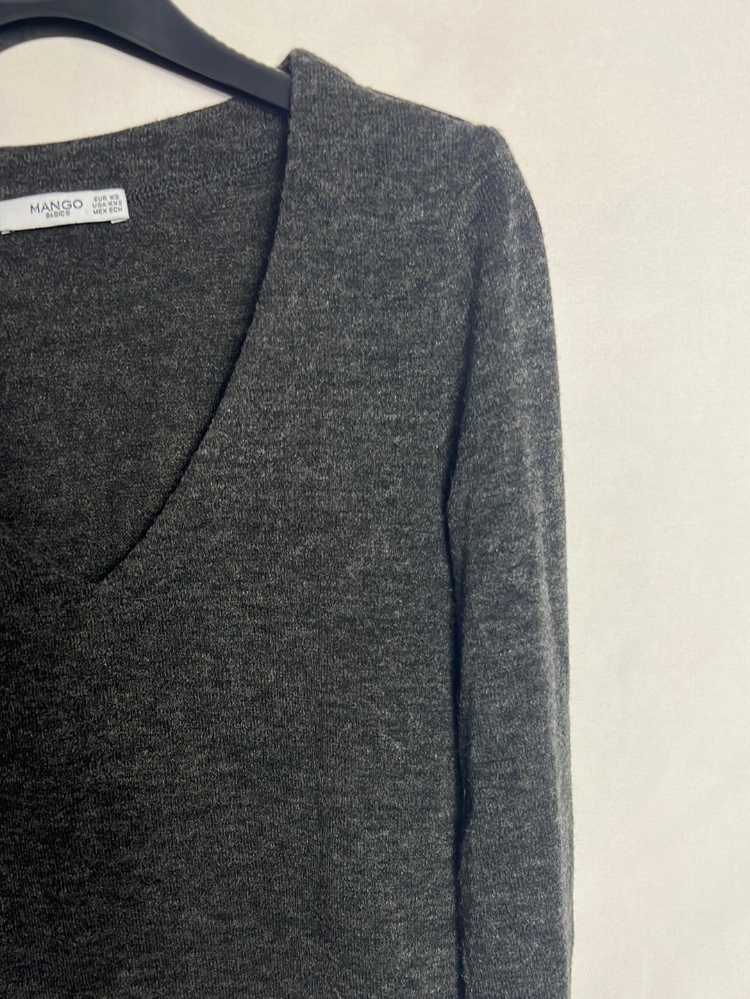 MANGO. Jersey gris oscuro. T XS