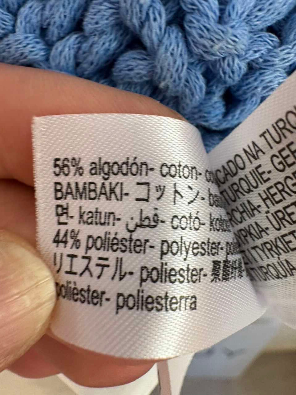 ZARA. Top punto azul botones