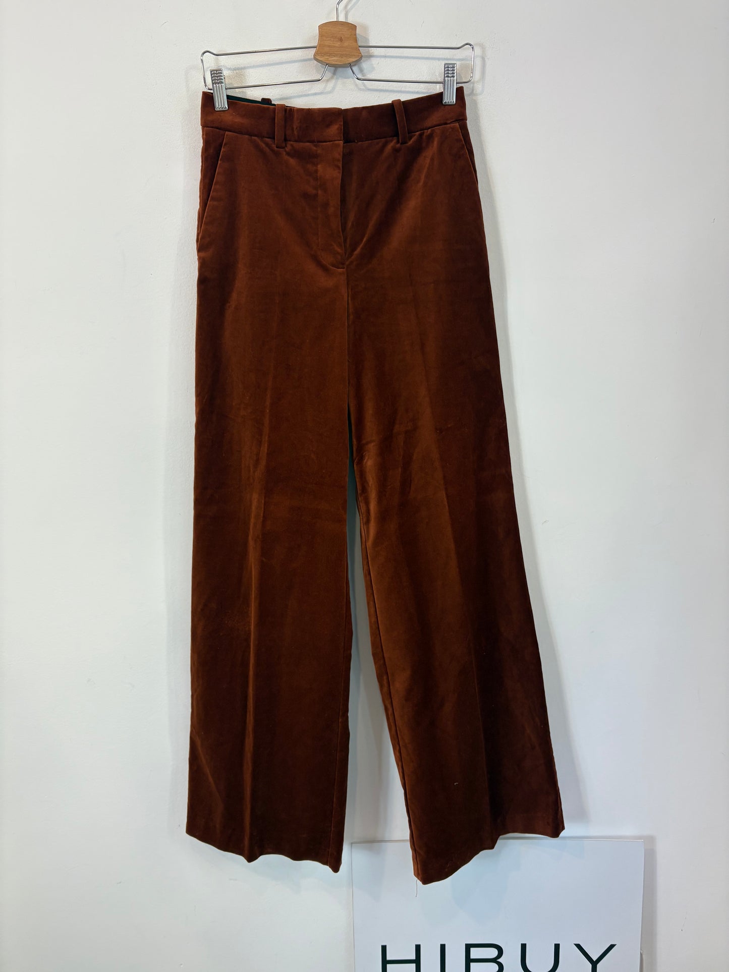 MANGO. Pantalón terciopelo caldero