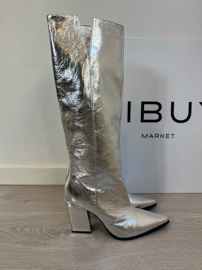 ZARA. Botas plateadas. T 38