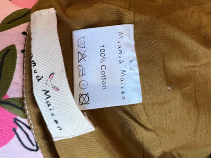 MUAMUA MAISON. Bucket rosa frutas