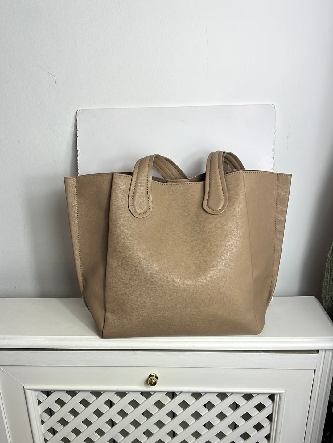 ZARA. Bolso tote  beige