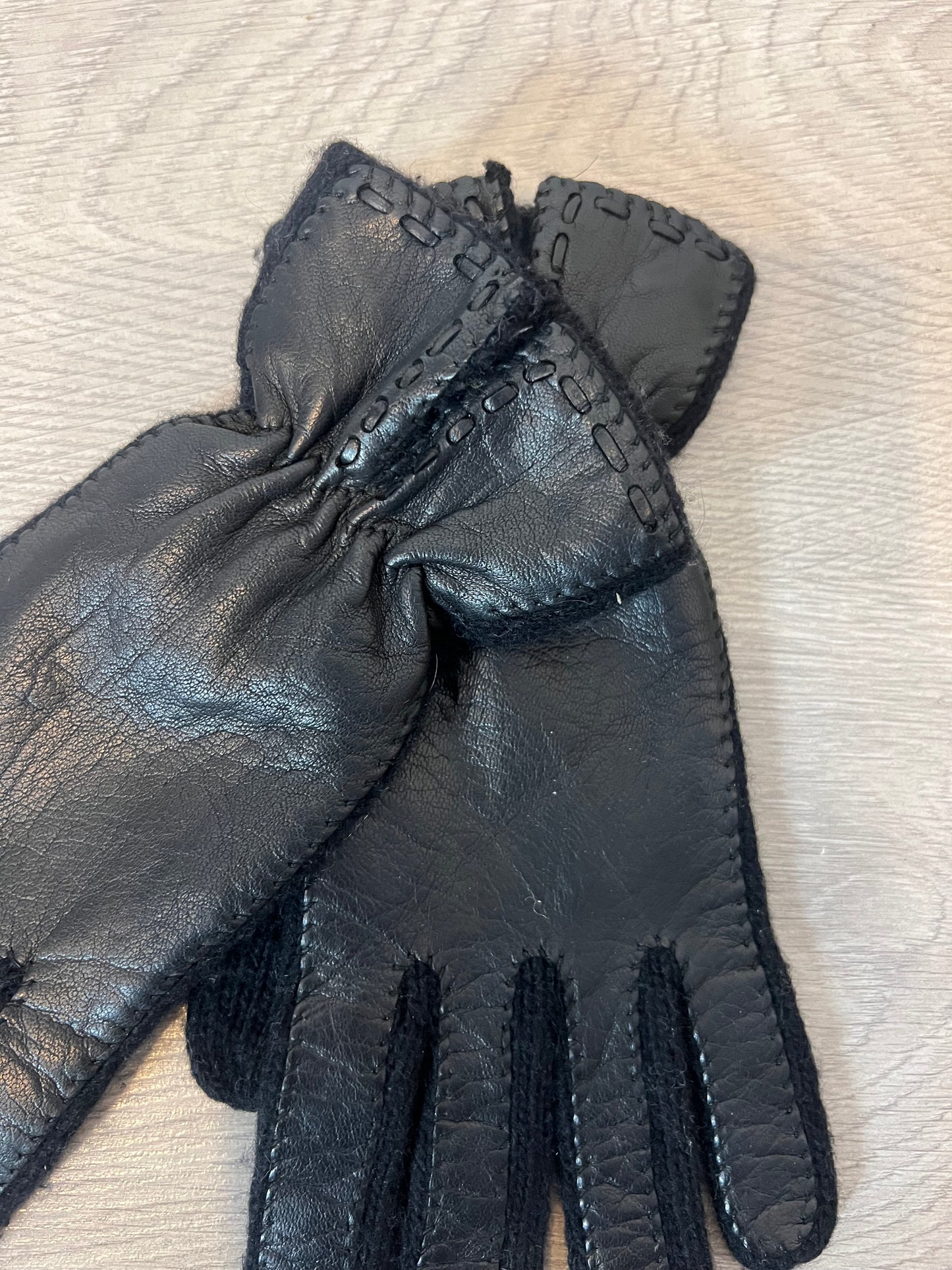 OTRAS. Guantes lana y piel