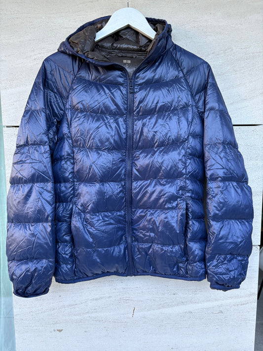 UNIQLO. Ultralight blue down jacket with hood. TM