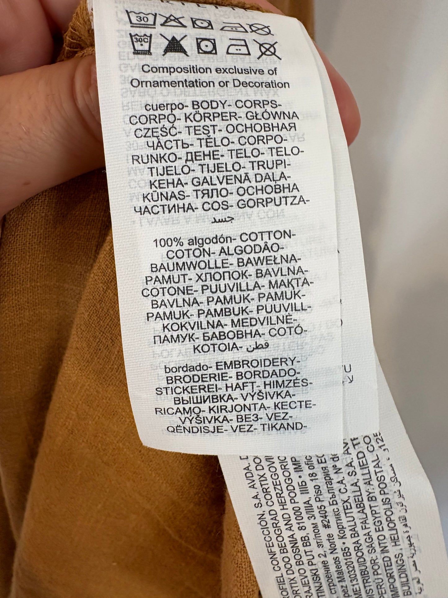 CORTEFIEL. Vestido midi bordados
