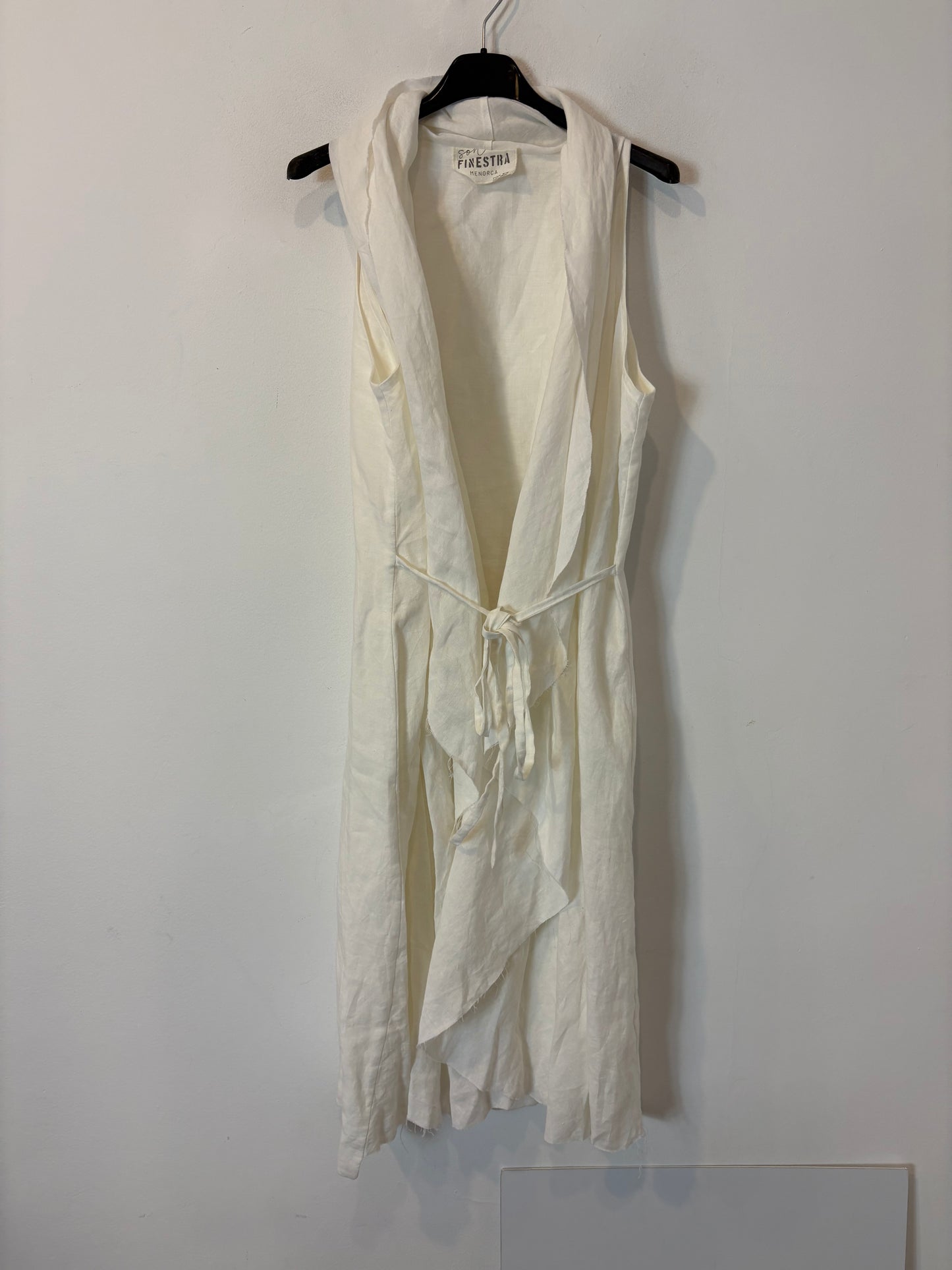 SON FINISTRA. Chaleco lino blanco