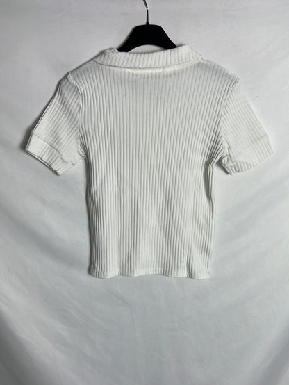 ZARA. Short white ribbed top. TS