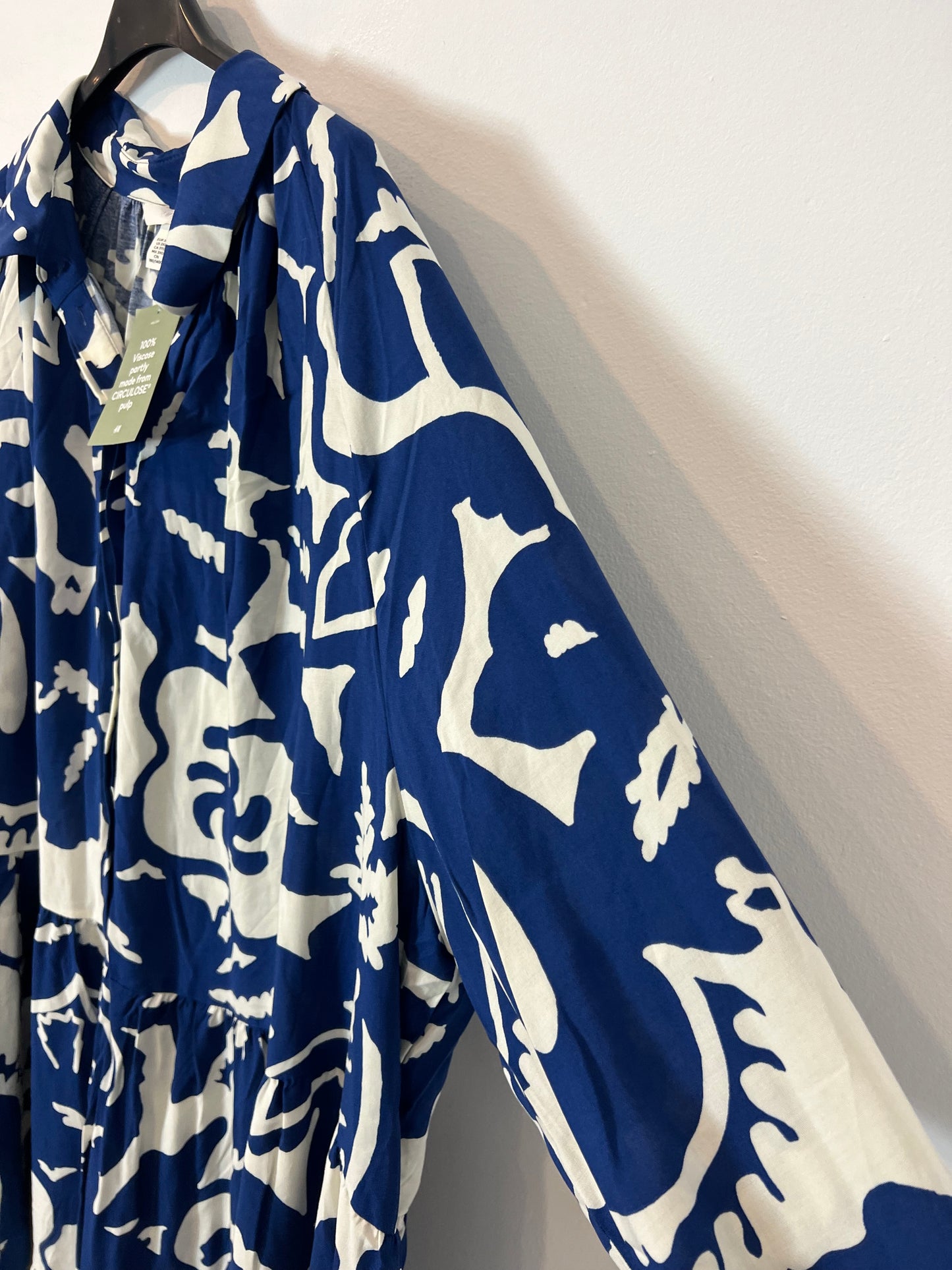 H&M. Vestido azul flores blancas  T.3xl