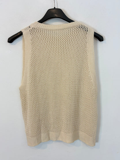 OTRAS. Top beige punto calado