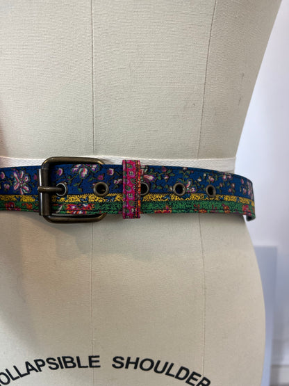 PHILOSOPHY OF LORENZO SERAFINI. Leather belt lined with printed fabric. Size 44 (M)