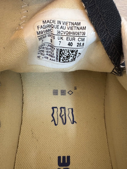 CONVERSE. Zapatilla clásica en negro. T 40