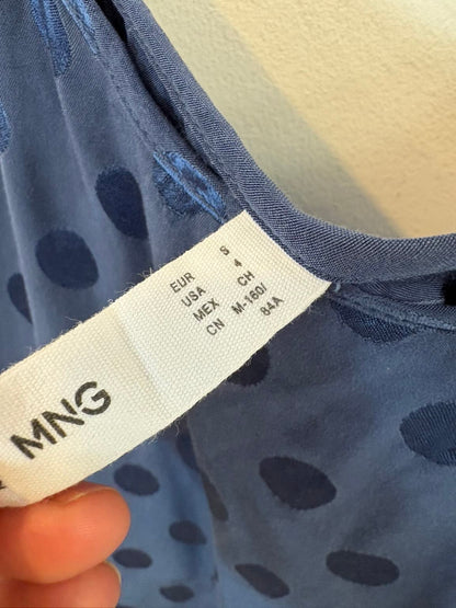 MANGO. Vestido corto fluido detalles satinados