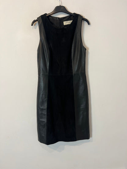 UTERQÜE. vestido negro piel