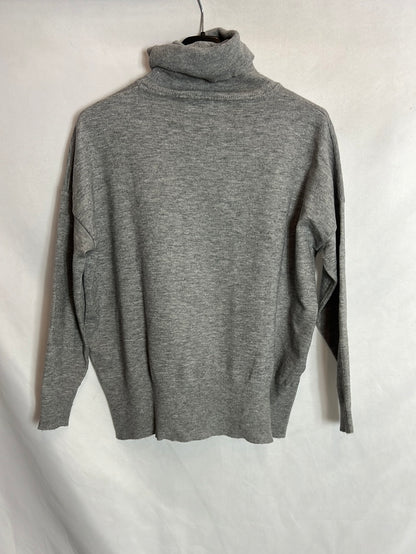 TRUCCO. Gray turtleneck sweater. TM