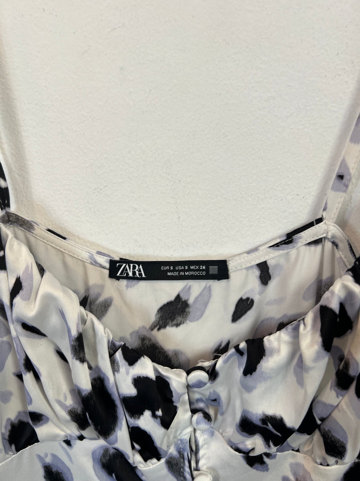 ZARA. Vestido blanco estampado T.s