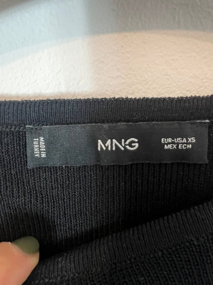 MANGO. Top negro canalé T.xs