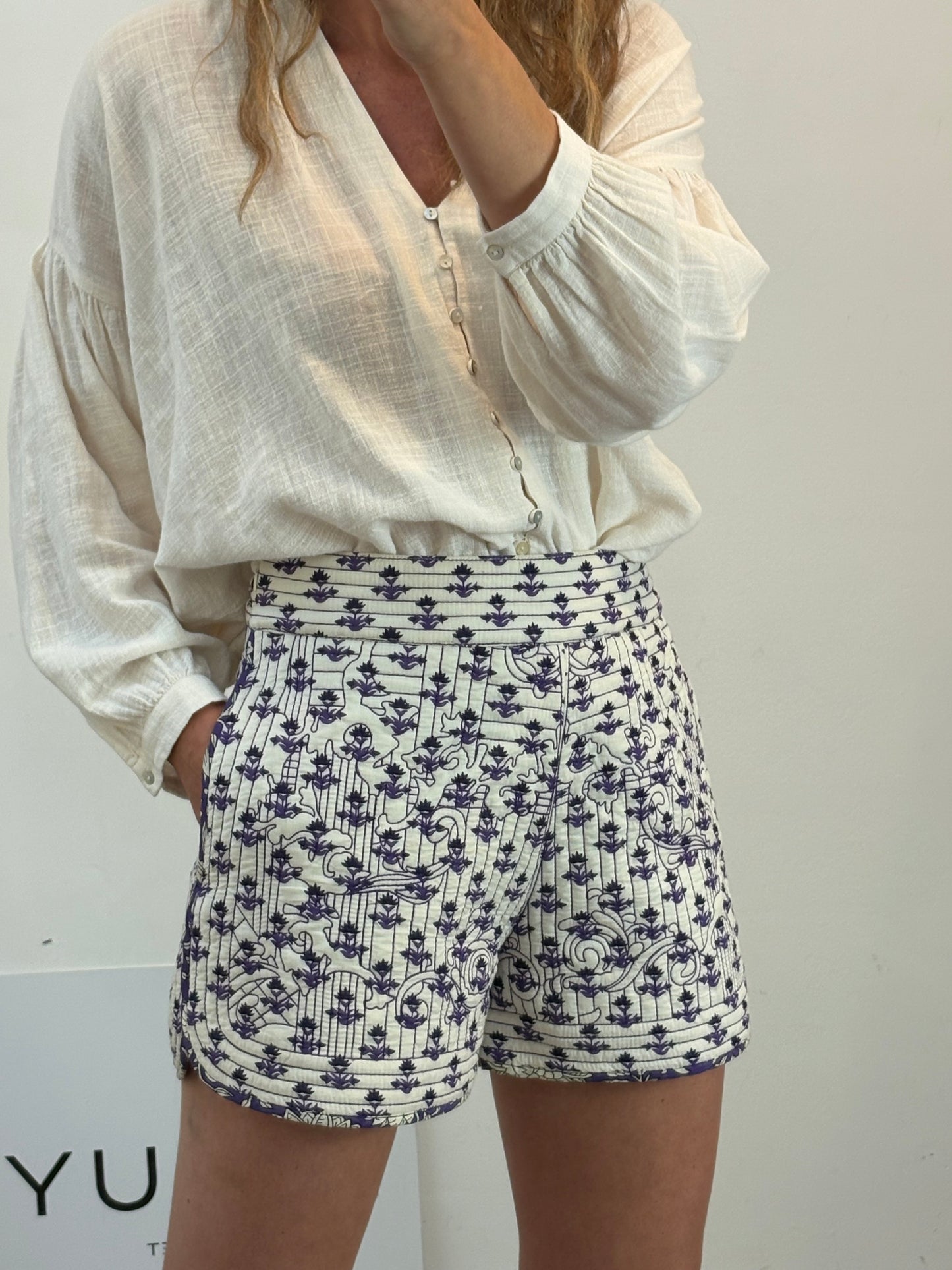 CLAUDIE PIERLOT. Textured printed shorts. Size 38