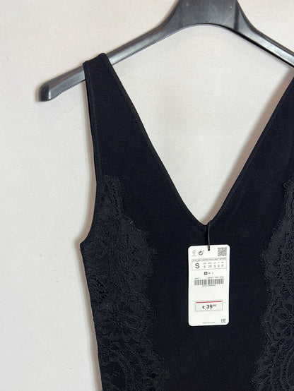 ZARA. Black fitted lace dress. TS