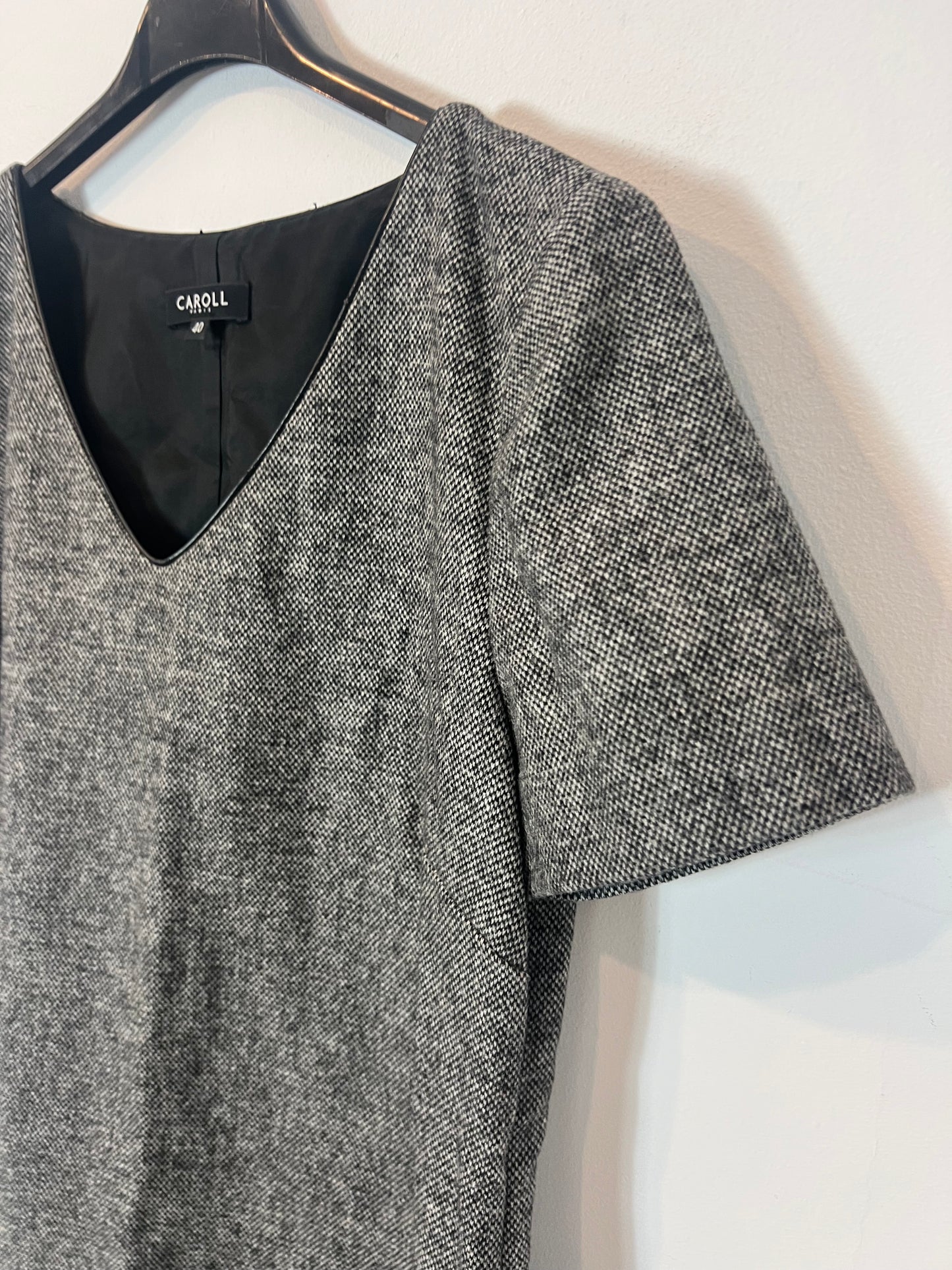 CAROLL. Vestido corto jaspeado con lana. T 40