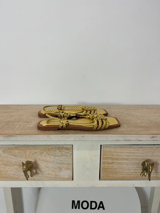 ZARA. Flat sandals with gold straps. Size 36