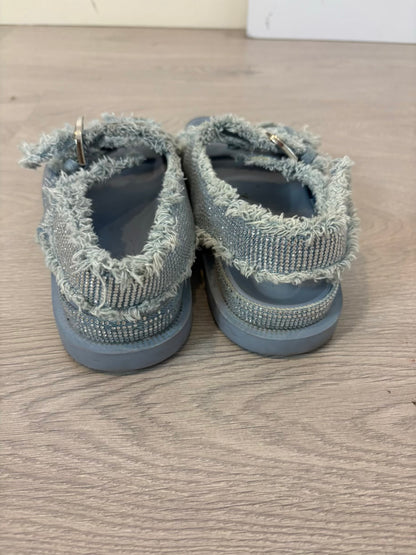 ZARA. Sandalia plana tejido brillos. T 38
