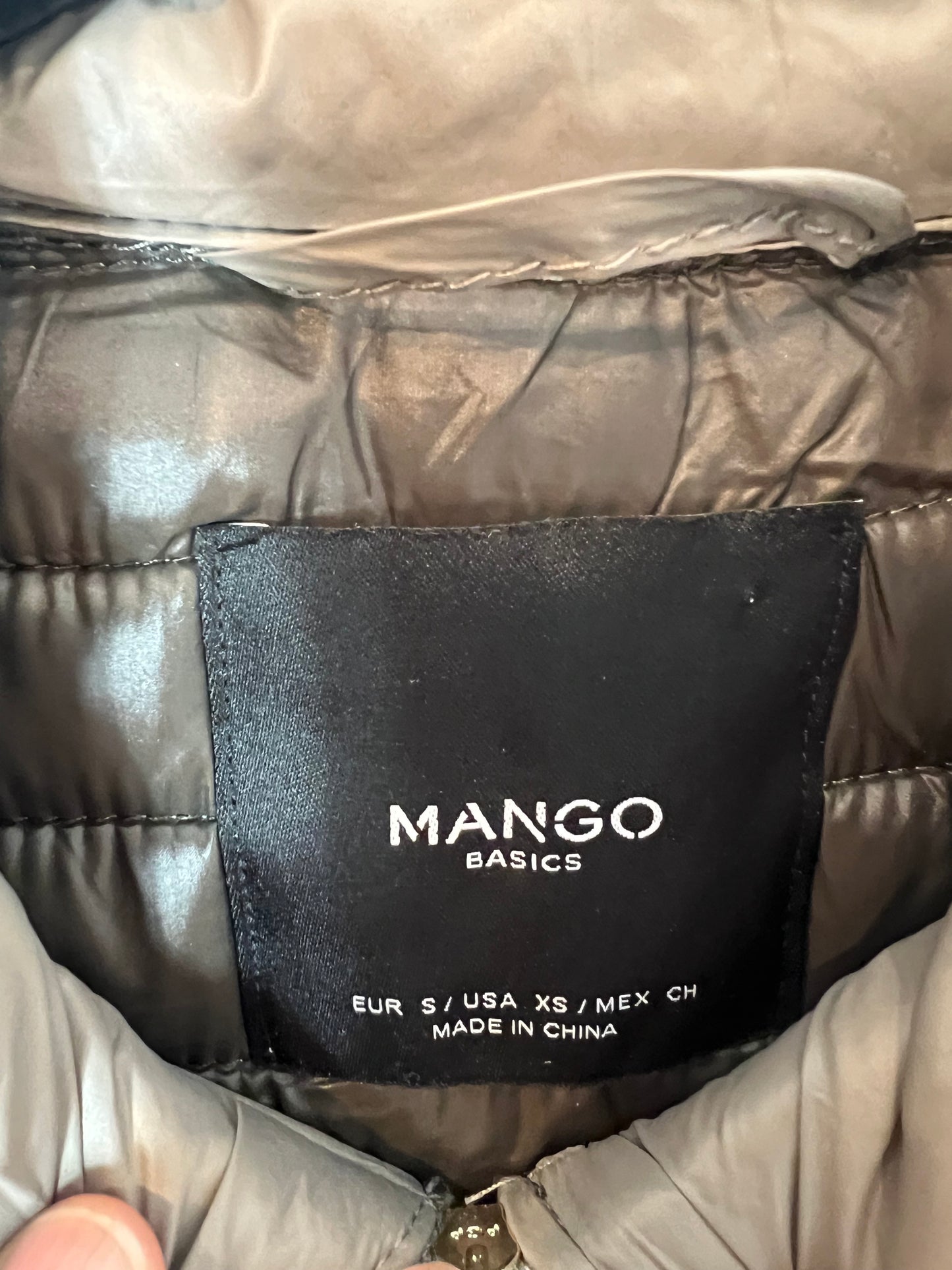 MANGO. Light beige Ts feathers