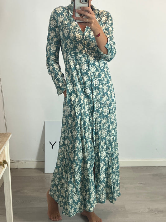 OTRAS. Vestido largo camisero azul flores. T M