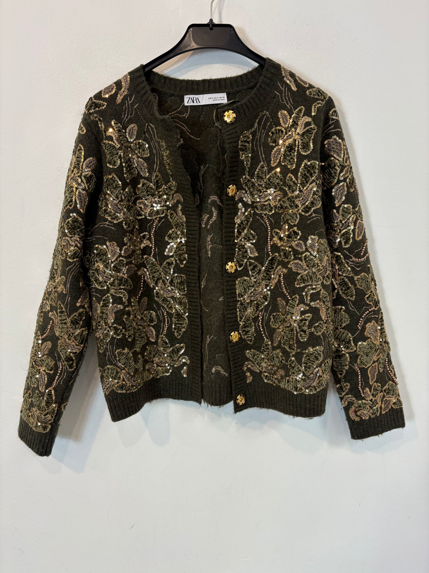 ZARA. Chaqueta punto verde lentejuelas