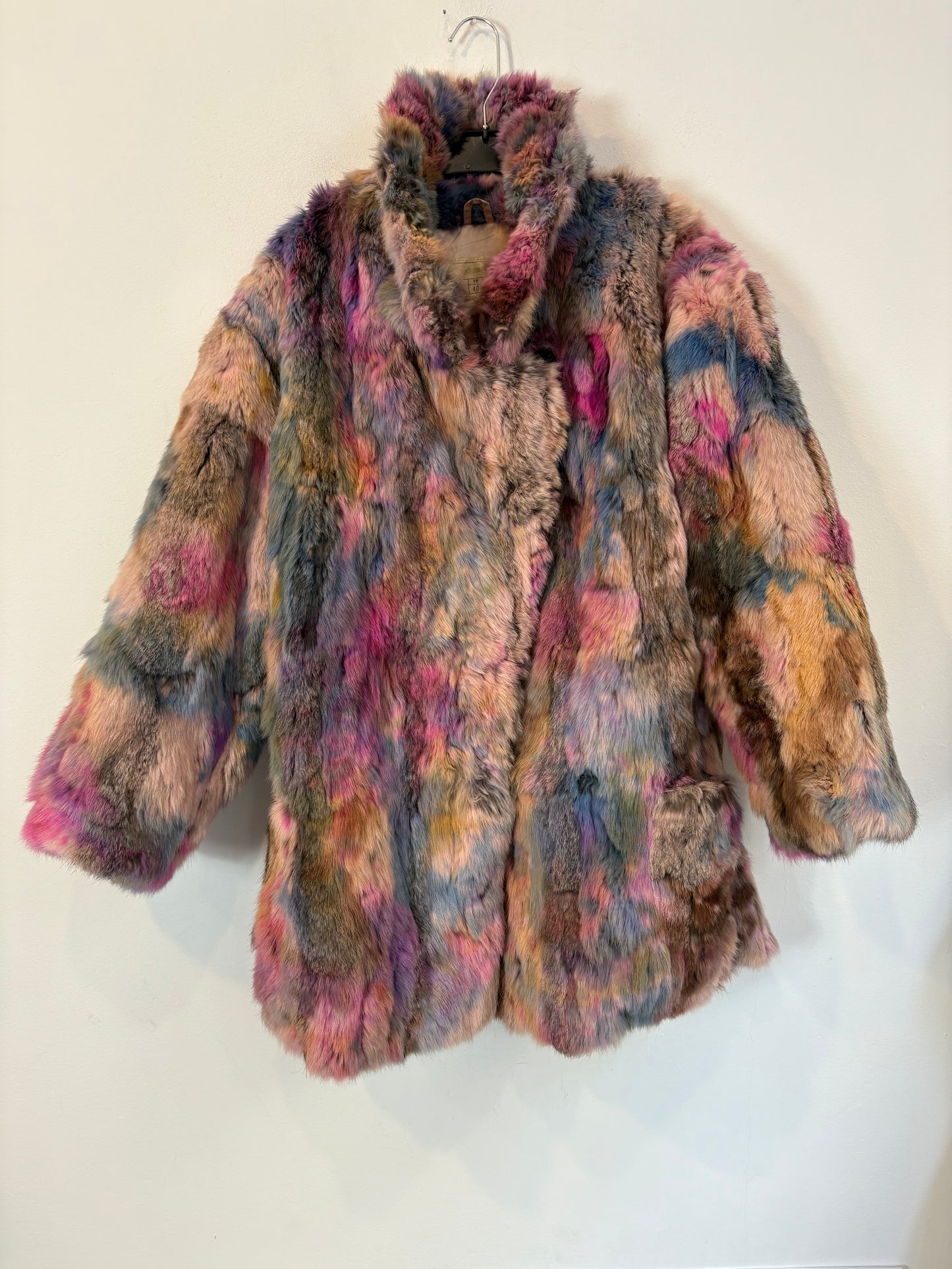 OTRAS. Abrigo pelo natural colores